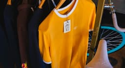 Classic Jeans thumbnail 3